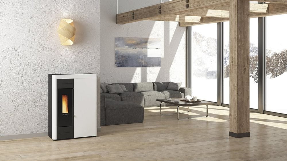 Virna IDRO.16 von Extraflame im Wohnraum