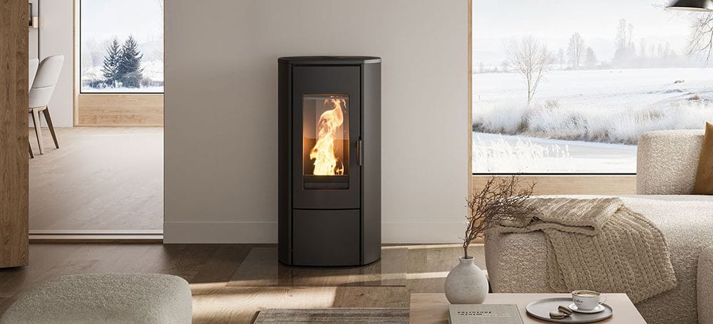 Ilvar 7 Stahl von Nordic Fire im Wohnraum